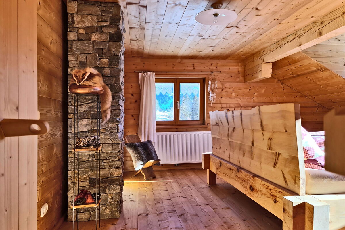 Zirbenbett Modell Garmisch für Chalet in Allgäu - made by Wohnwerkhaus Schreinerei Schuster Sulzemoos