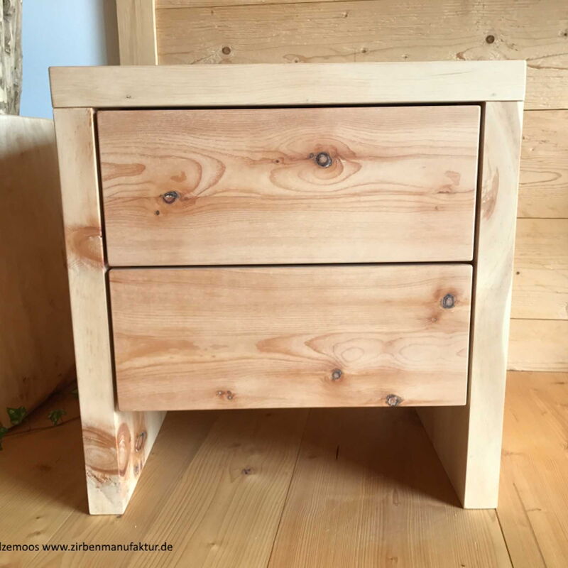 Zirbenholznachttisch Holzkirchen 2 Schub
