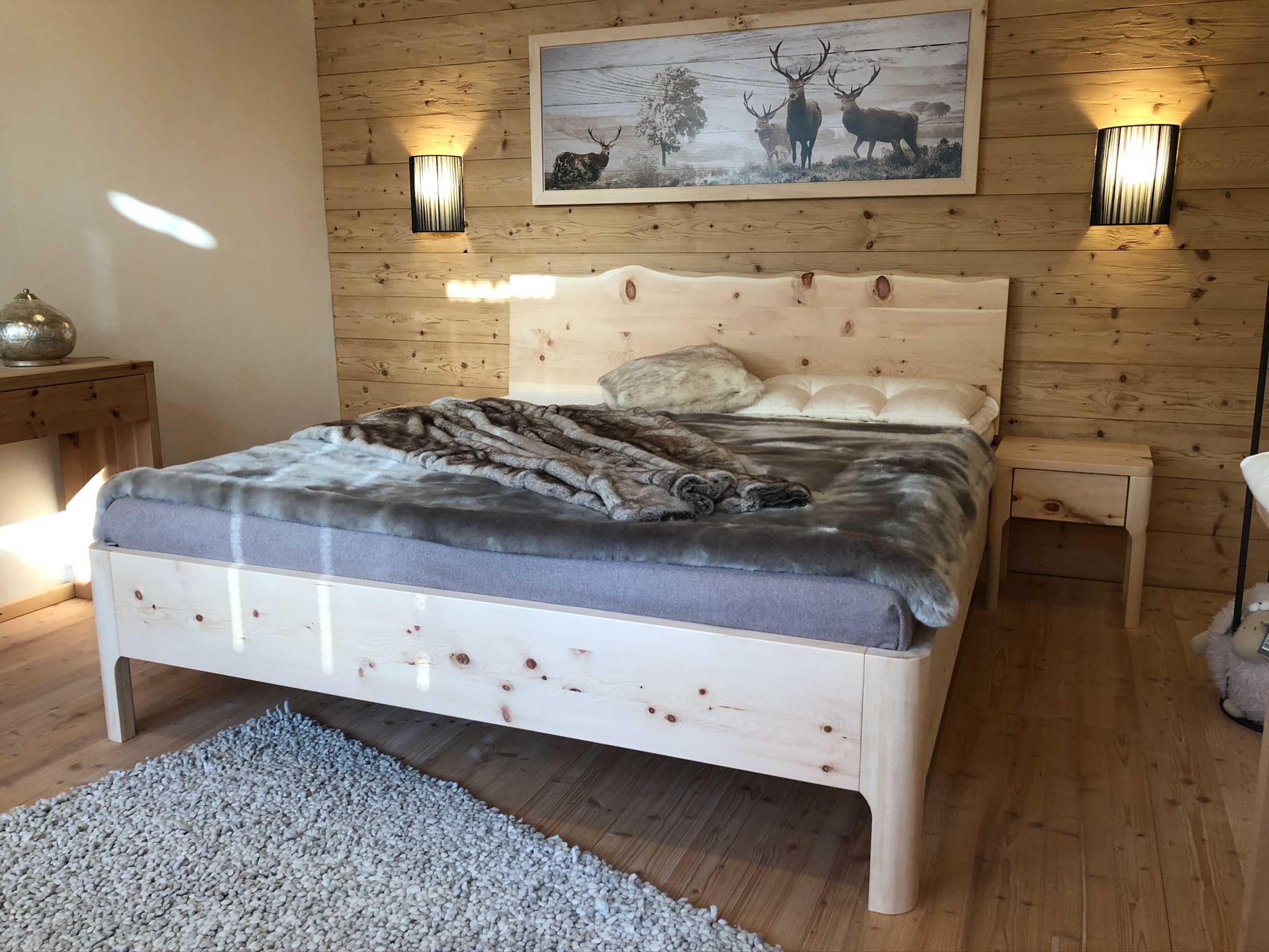 Zirbenbett Landsberg mit Komforthöhe